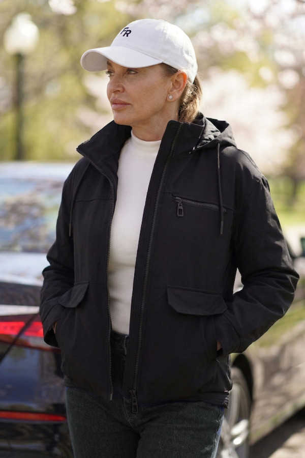 Жіноча куртка Freever NF 229620 чорна