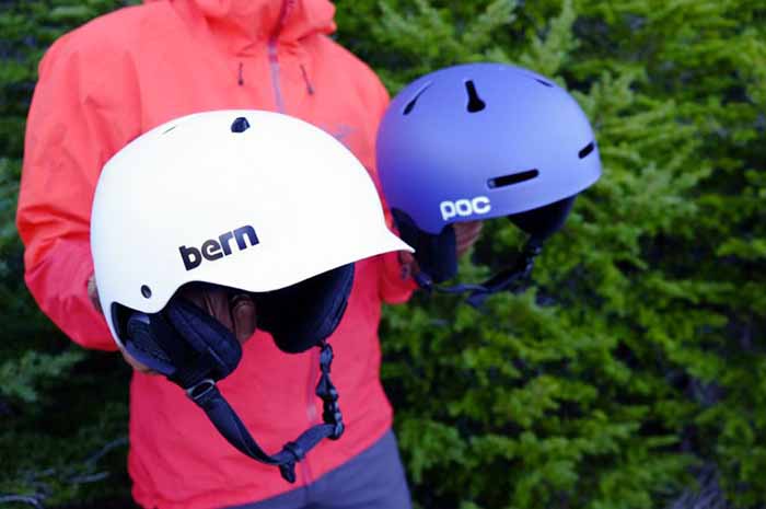 Какой горнолыжный шлем лучше: с козырьком или без?