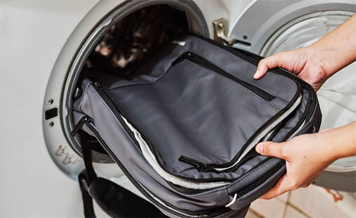 Чи можна прати спортивну сумку в пральній машинці?